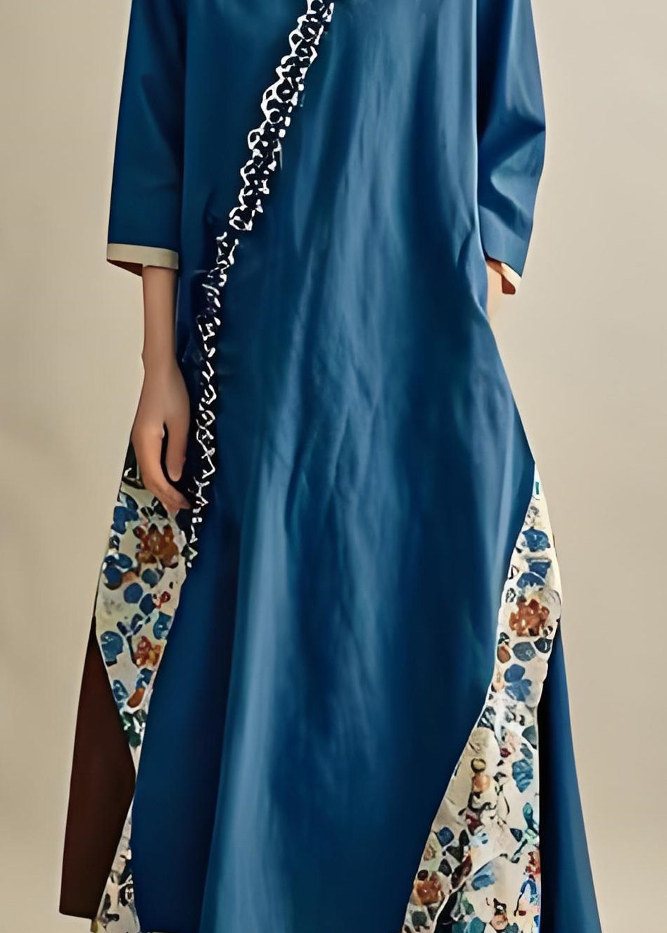 Gracefully Styled Dress for Any Occasion