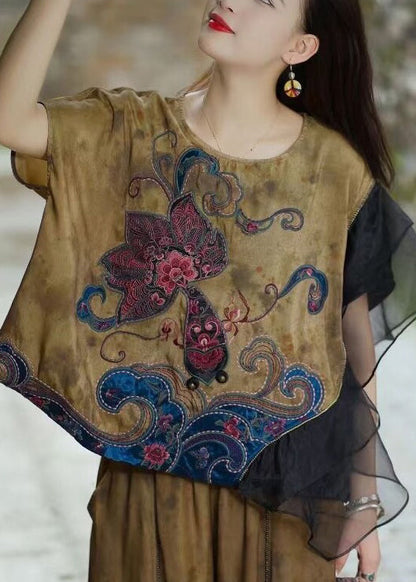 Well Tailored Top with a Graceful Silhouette