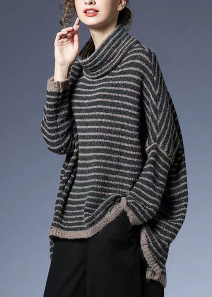 Effortlessly Elegant Sweater with a Timeless Design
