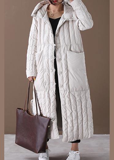 Well Tailored Coat with a Graceful Silhouette