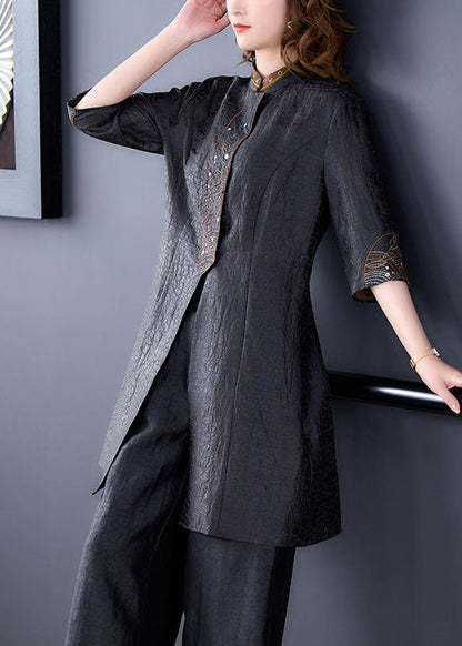 Well Tailored Top with a Graceful Silhouette