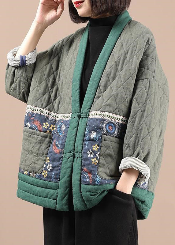 Effortlessly Elegant Jacket with a Timeless Design