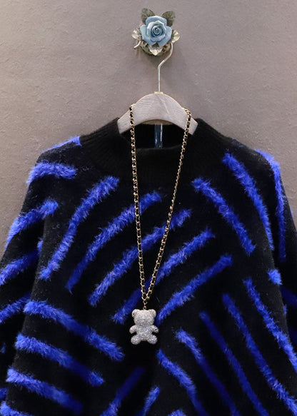 Effortlessly Elegant Sweater with a Timeless Design