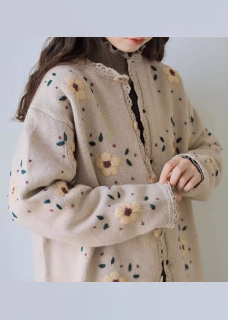 Elegantly Styled Coat for Everyday Wear