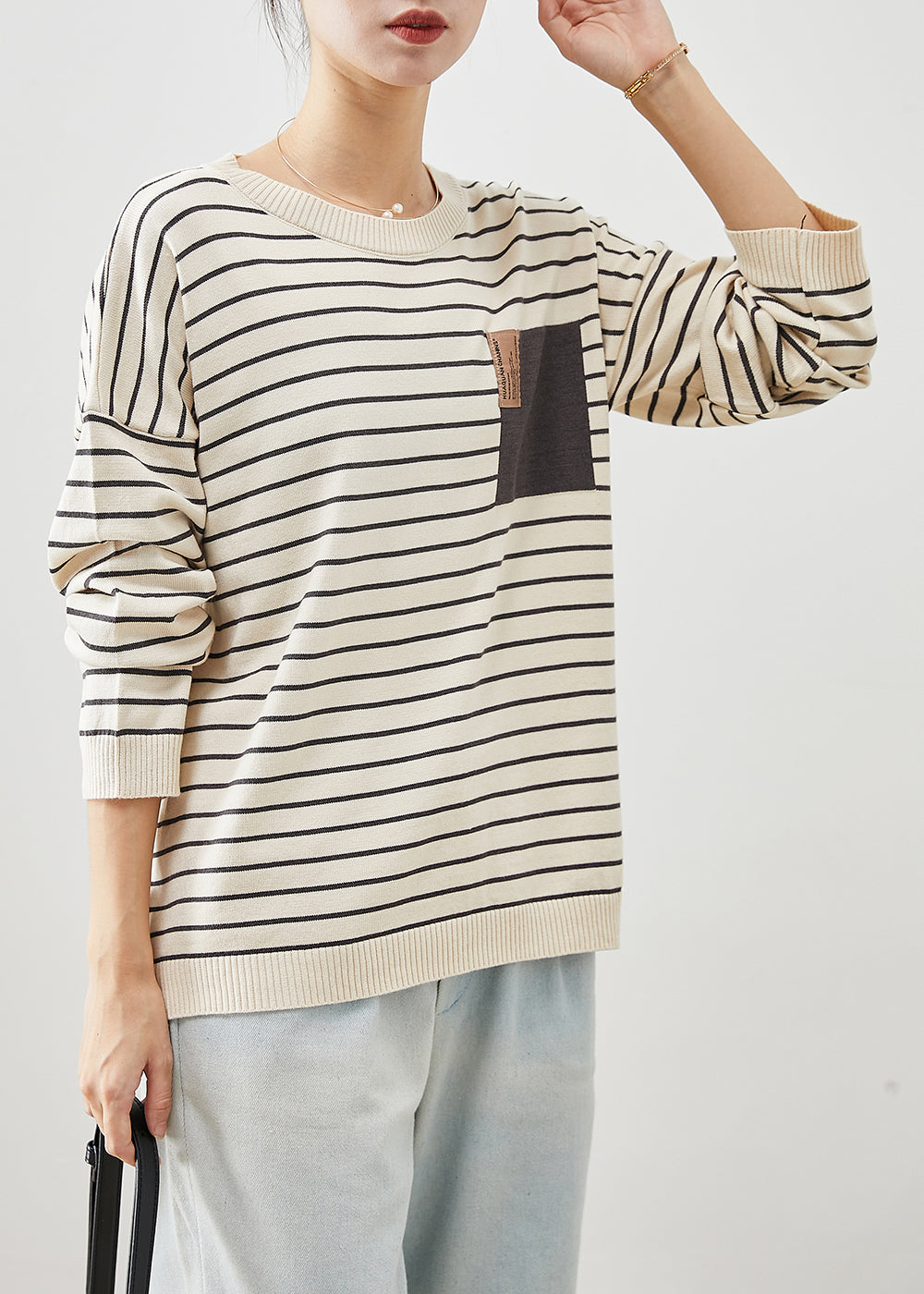 Effortlessly Elegant Sweater with a Timeless Design