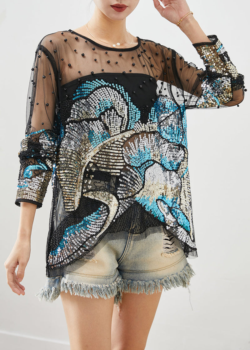 Classic Vintage Blouse with a Flattering Fit