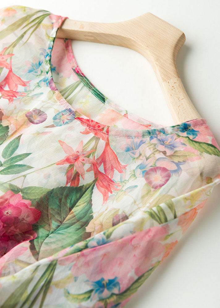 Classic Vintage Blouse with a Flattering Fit