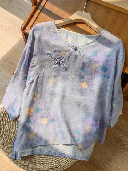 Effortlessly Elegant Top with a Timeless Design