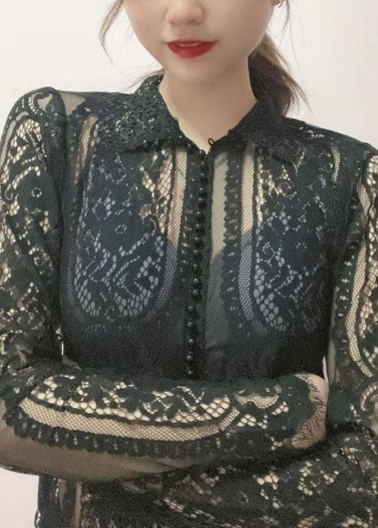 Well Tailored Top with a Graceful Silhouette