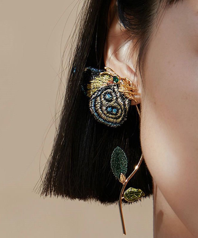 Elegant Gold Earring for Every Occasion