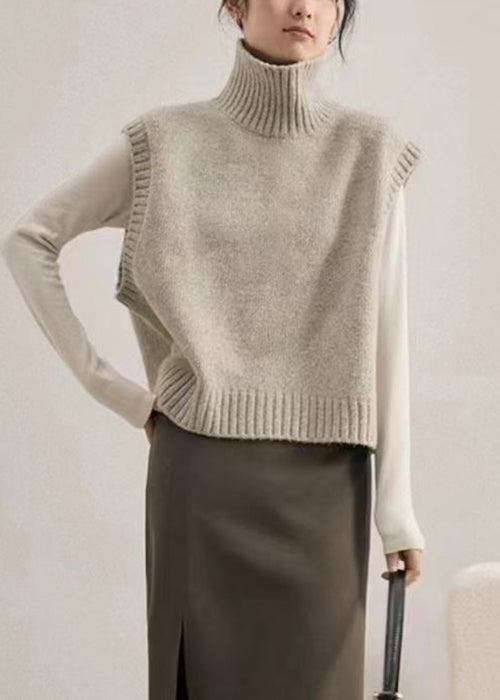 Well Tailored Coat with a Graceful Silhouette