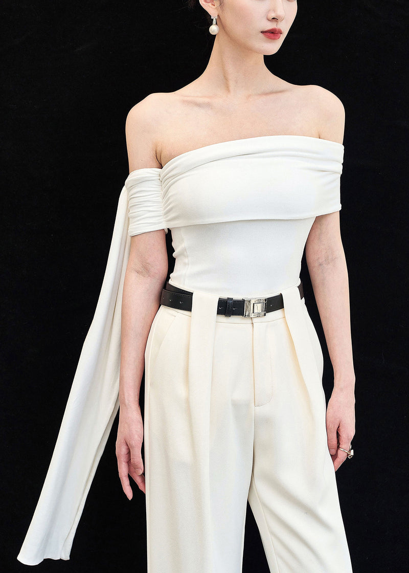 Well Tailored Top with a Graceful Silhouette