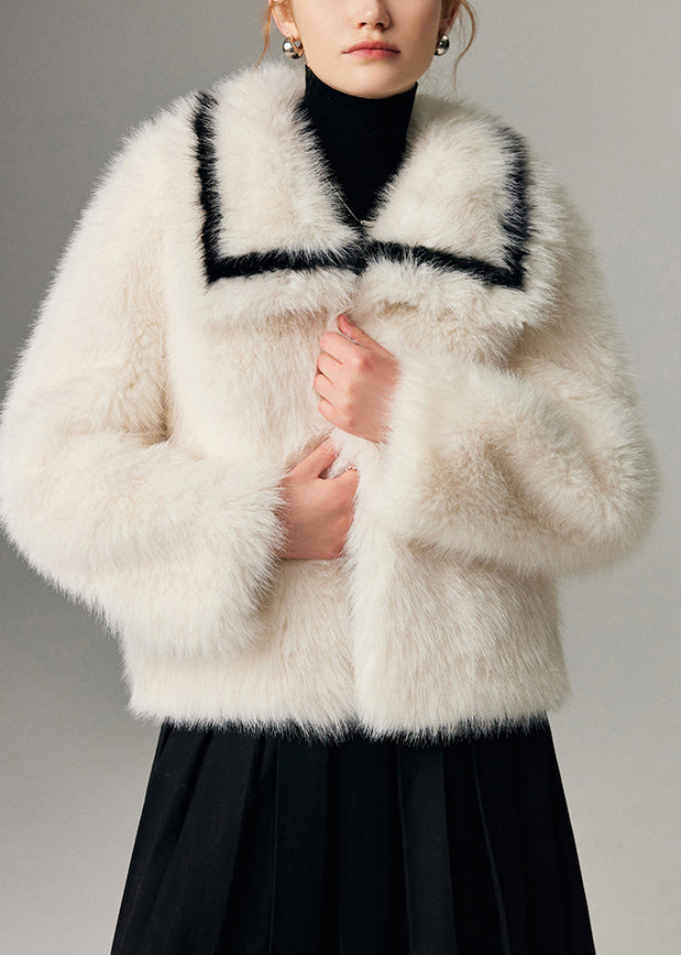 Beautifully Finished Coat in a Timeless Design