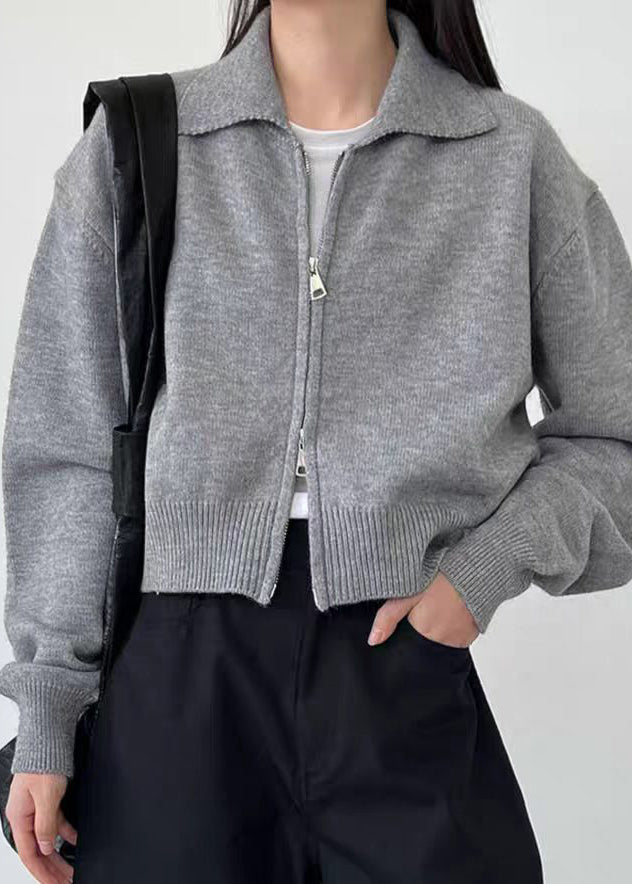 Well Tailored Cardigan with a Graceful Silhouette