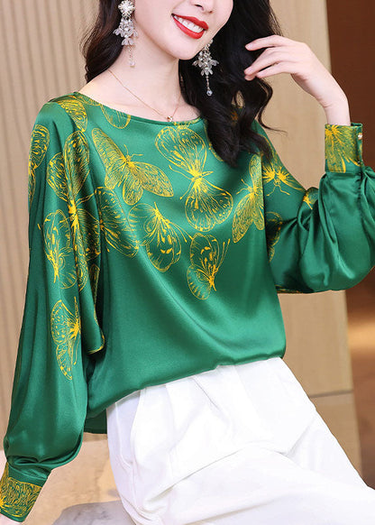 Sophisticated Blouse with a Clean Classic Look