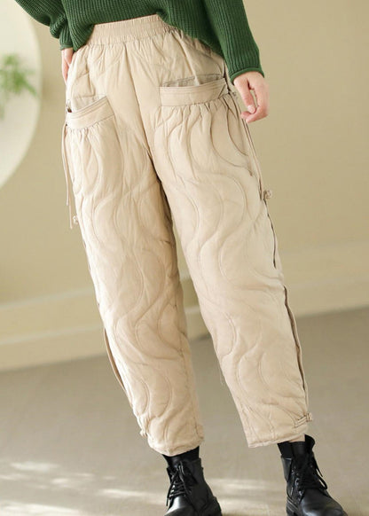 Effortlessly Elegant Pants with a Timeless Design