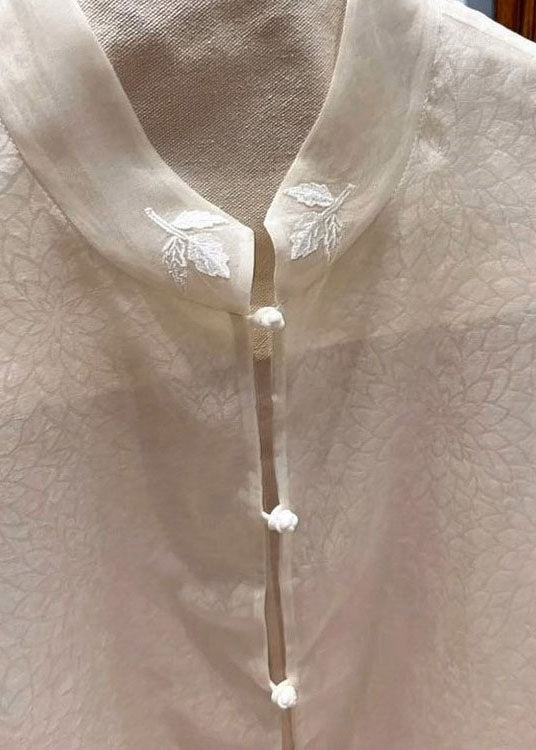 Effortlessly Elegant Blouse with a Timeless Design