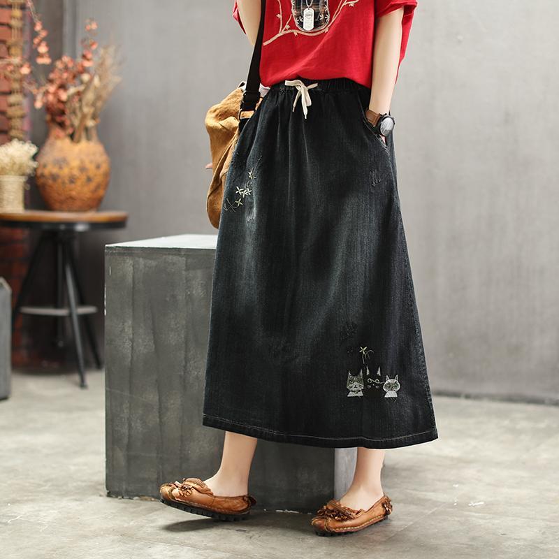 Gracefully Styled Garment for Any Occasion