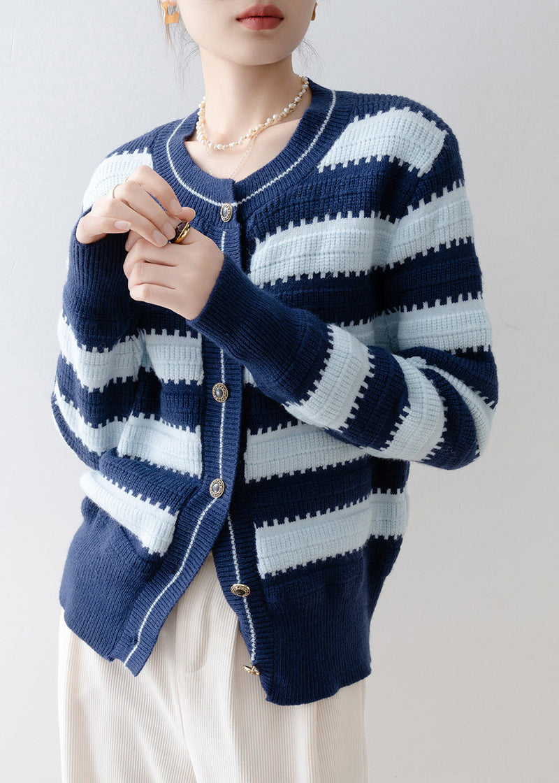 Effortlessly Elegant Cardigan with a Timeless Design
