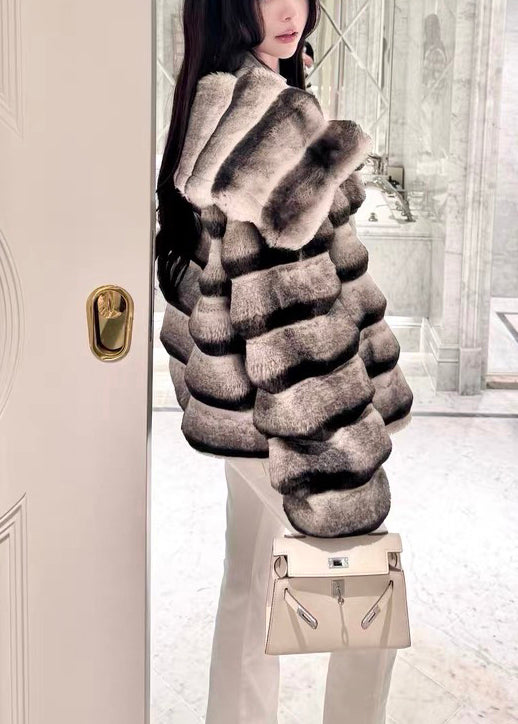 Effortlessly Elegant Coat with a Timeless Design