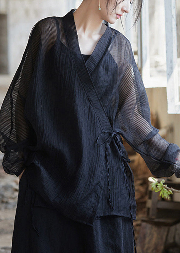Well Tailored Top with a Graceful Silhouette