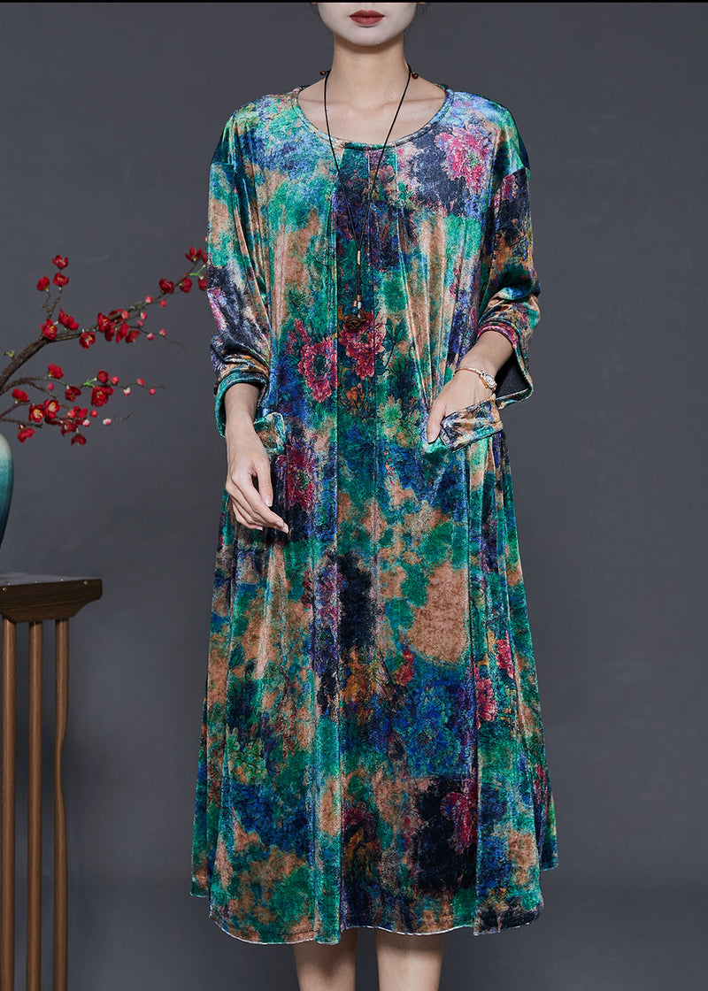 Classic Vintage Dress with a Flattering Fit