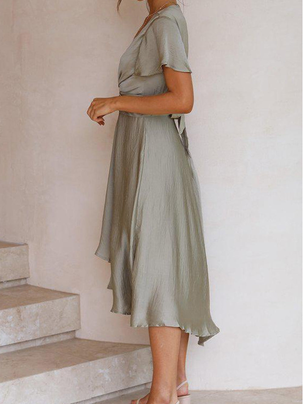 Gracefully Styled Dress for Any Occasion