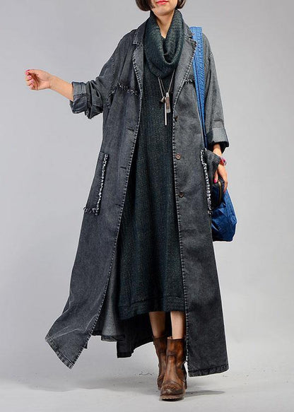 Well Tailored Coat with a Graceful Silhouette