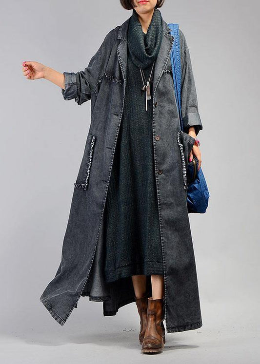 Well Tailored Coat with a Graceful Silhouette