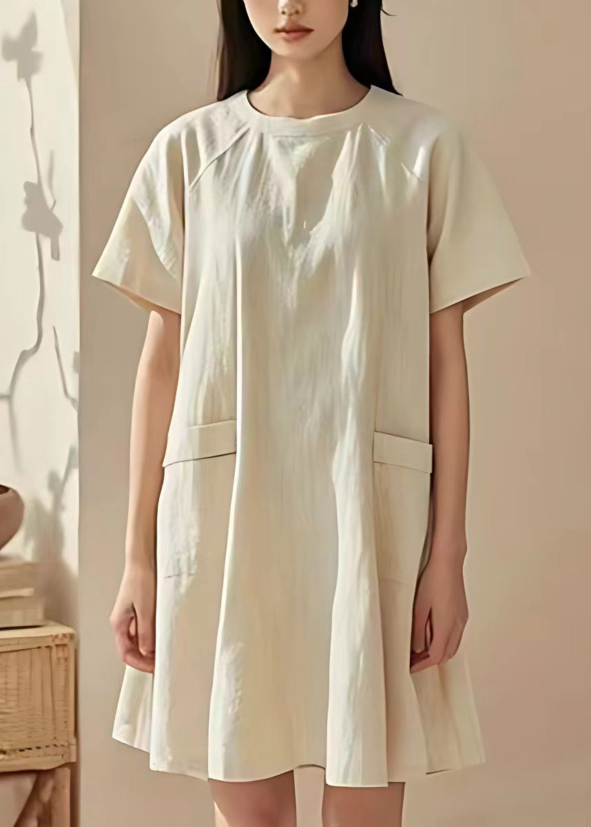 Effortlessly Elegant Dress with a Timeless Design
