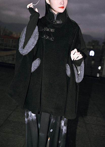 Well Tailored Coat with a Graceful Silhouette