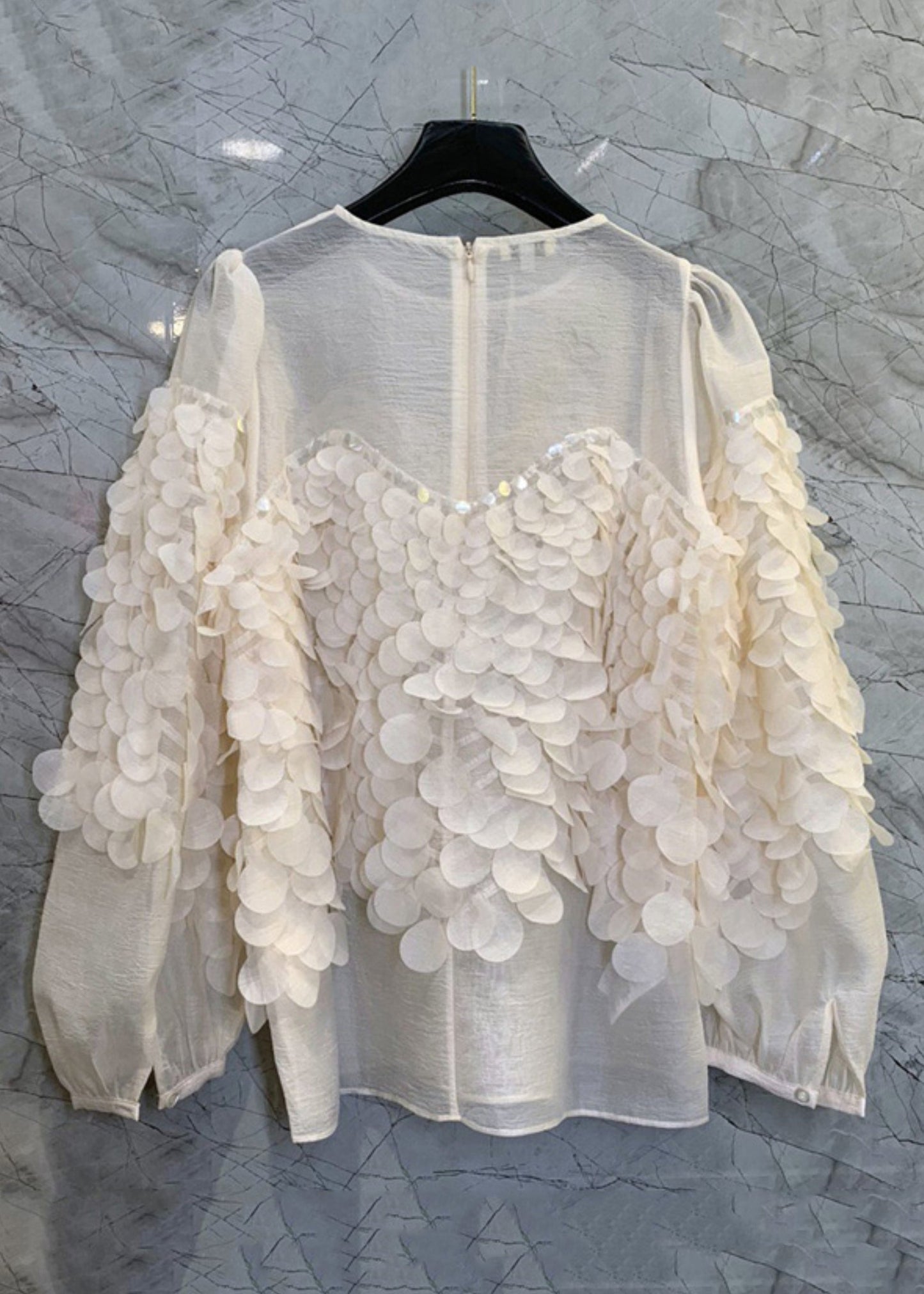 Effortlessly Elegant Shirt with a Timeless Design