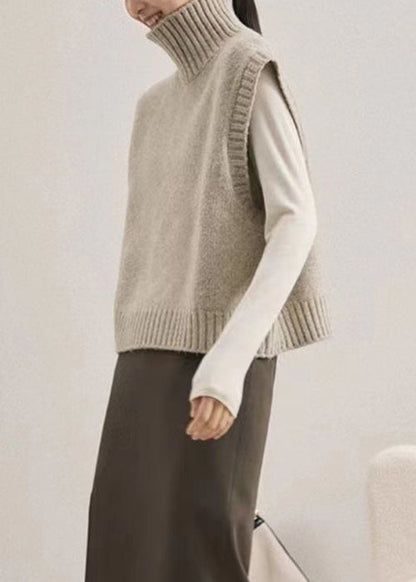 Well Tailored Coat with a Graceful Silhouette