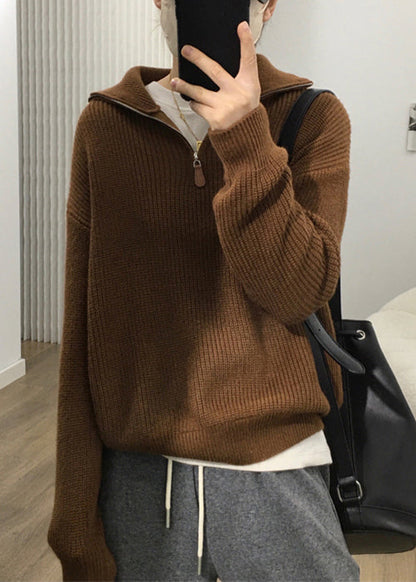 Effortlessly Elegant Sweater with a Timeless Design
