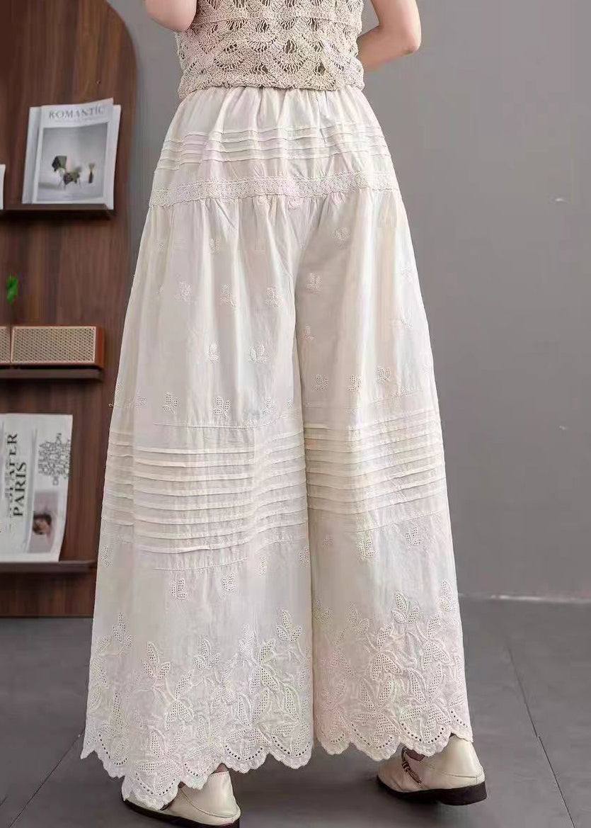 Effortlessly Elegant Pants with a Timeless Design