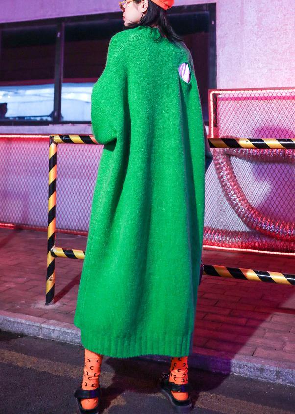 Classic Vintage Sweater with a Flattering Fit