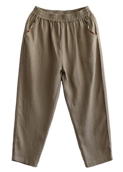 Effortlessly Elegant Pants with a Timeless Design