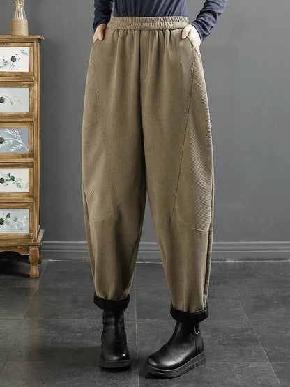 Effortlessly Elegant Pants with a Timeless Design