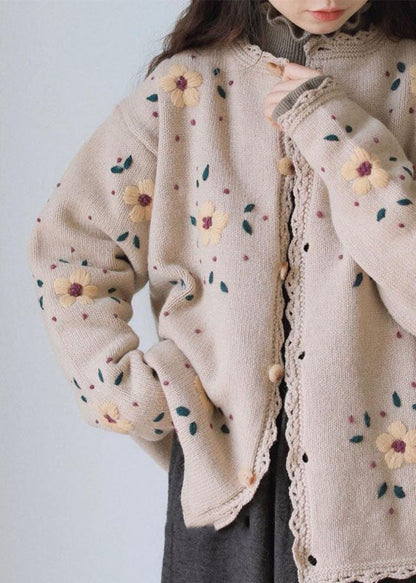 Elegantly Styled Coat for Everyday Wear