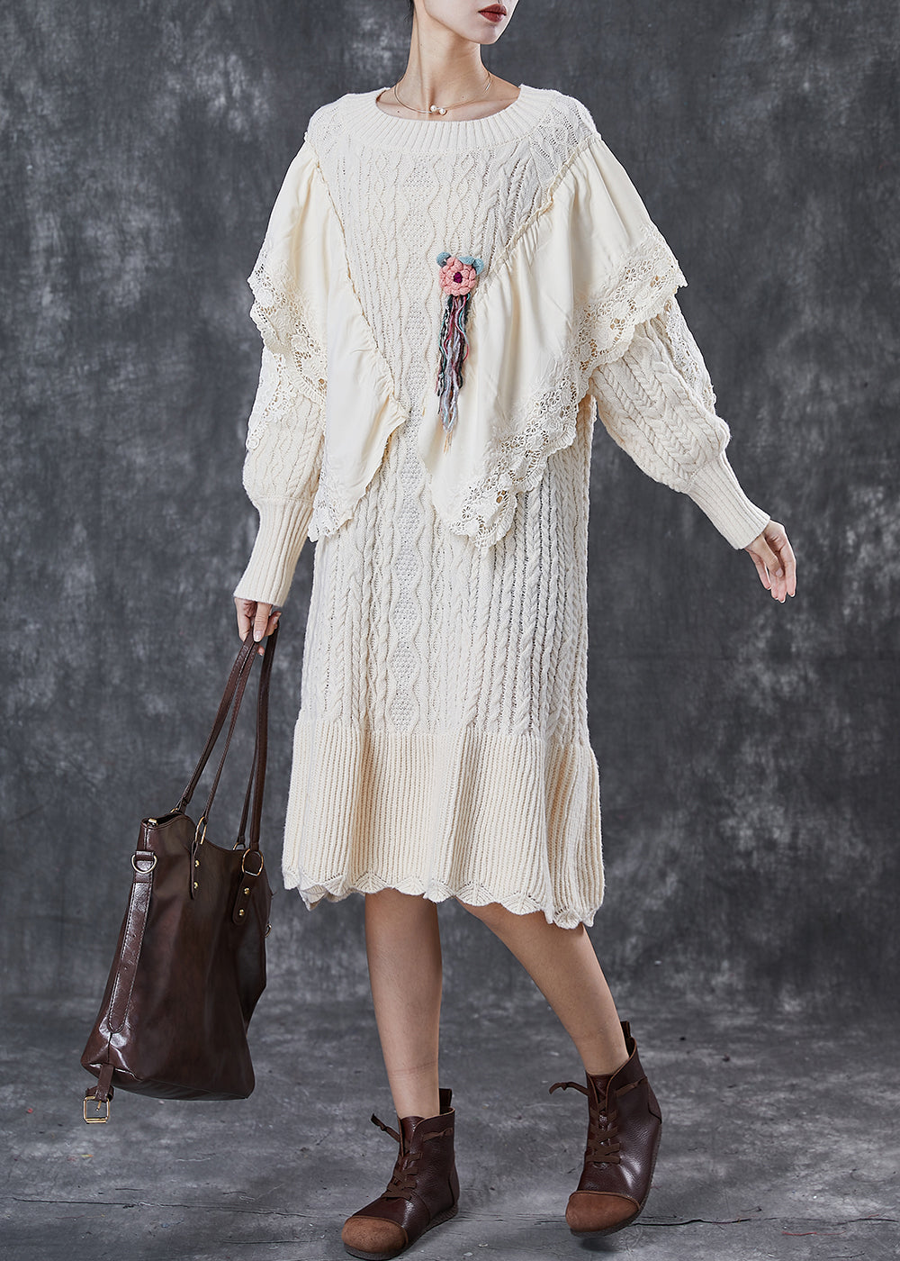 Well Tailored Sweater with a Graceful Silhouette