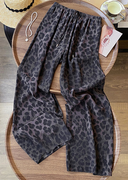 Classic Vintage Pants with a Flattering Fit