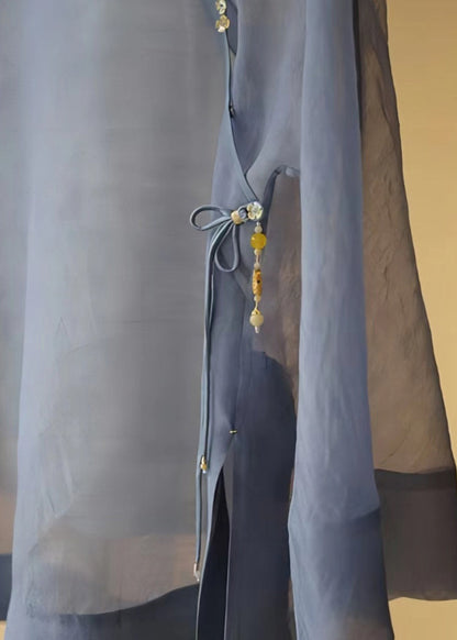 Well Tailored Shirt with a Graceful Silhouette