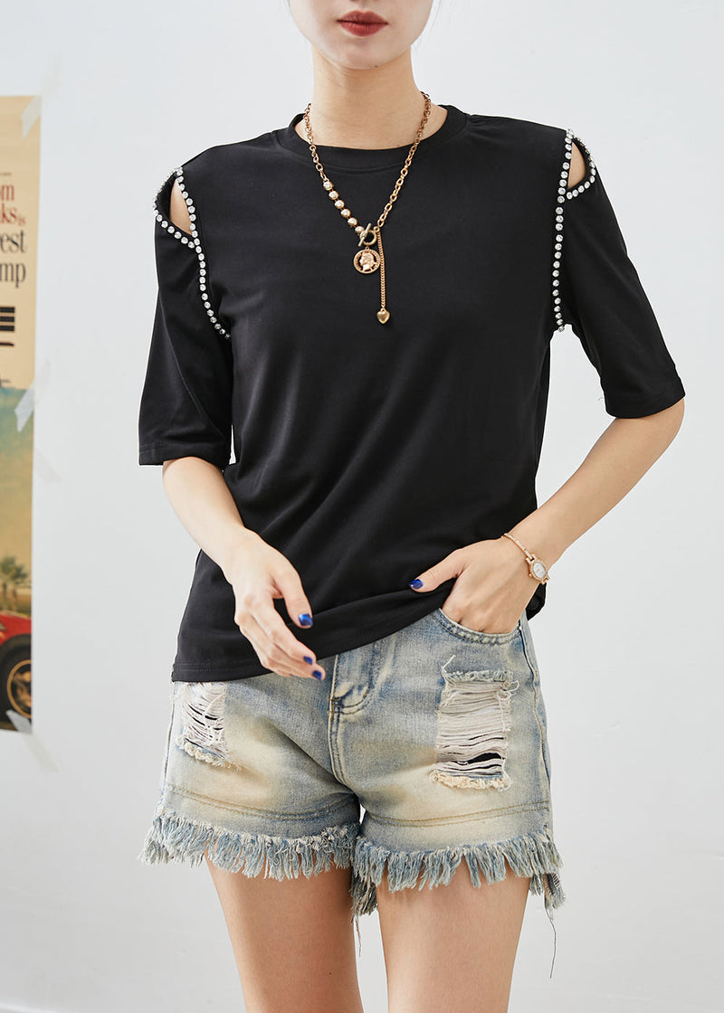 Beautifully Crafted Blouse in a Classic Style