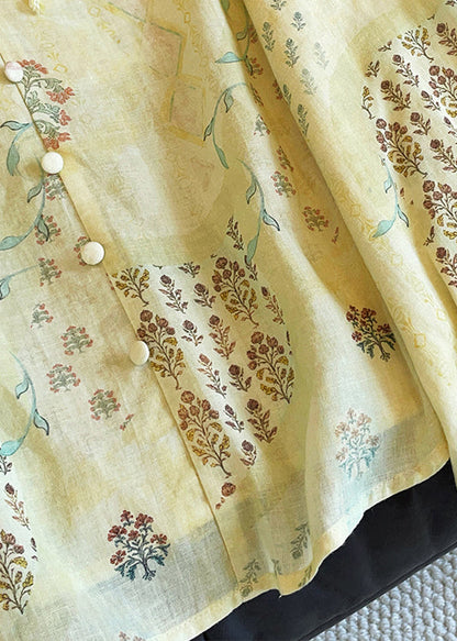 Sophisticated Blouse with a Clean Classic Look