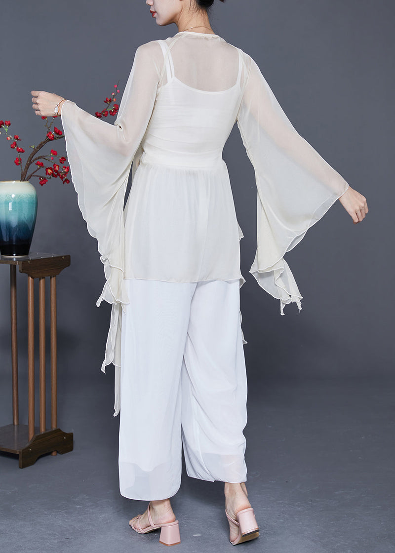 Well Tailored Top with a Graceful Silhouette