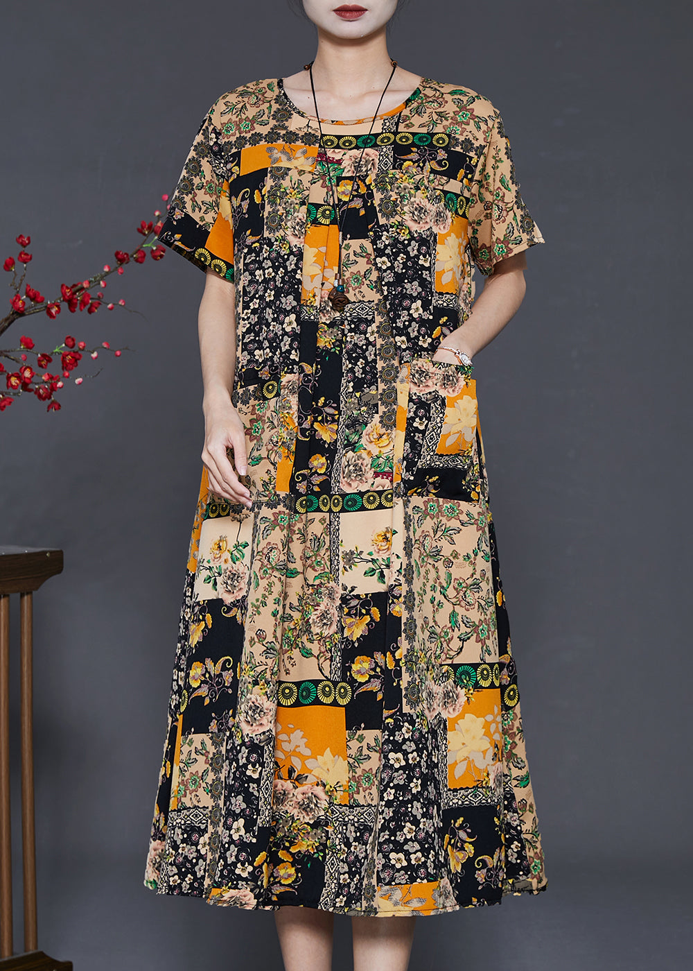 Effortlessly Elegant Dress with a Timeless Design