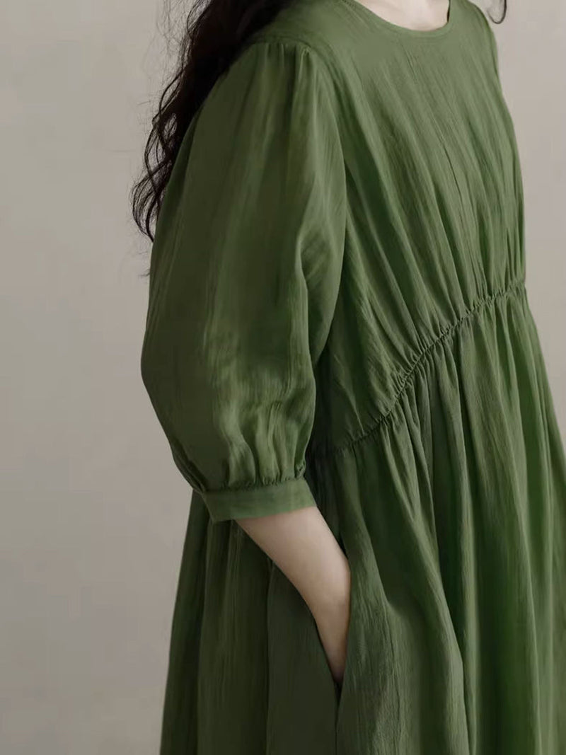 Classic Vintage Dress with a Flattering Fit