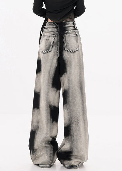 Effortlessly Elegant Pants with a Timeless Design