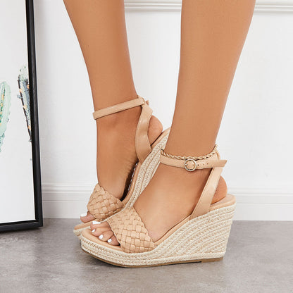 Chic Orthopedic Sandals with Unique Design