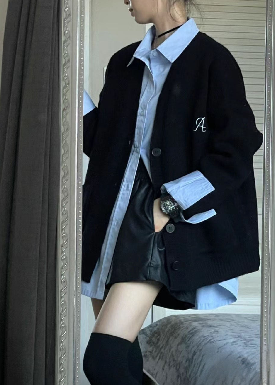 Well Tailored Cardigan with a Graceful Silhouette